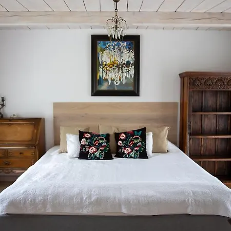 فيلة Warmia House *