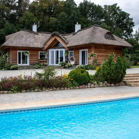 فيلة Warmia House